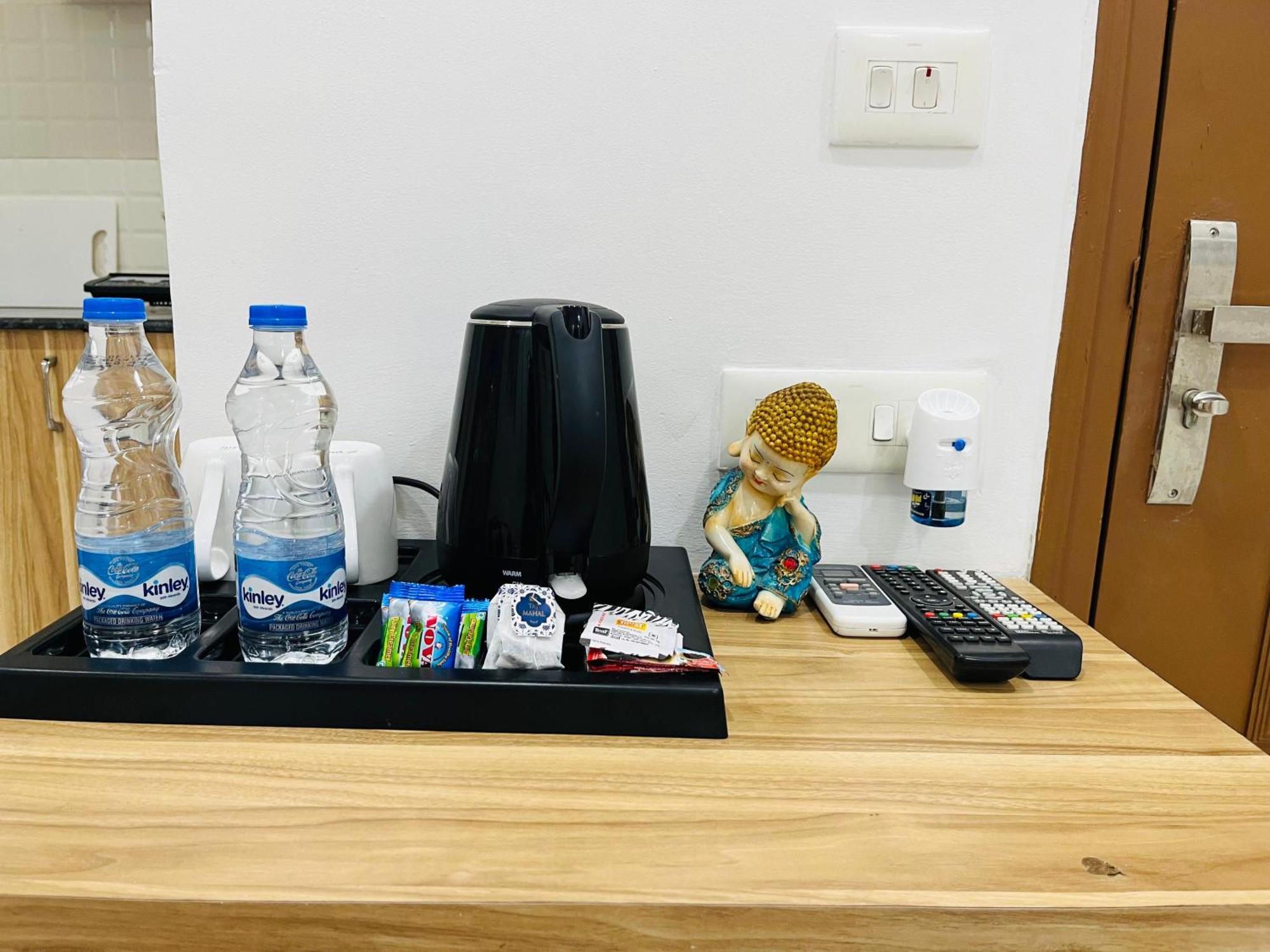 The Lodgers Studio Apartment Infront Of Artemis Hospital Gurugram Gurgaon Bagian luar foto