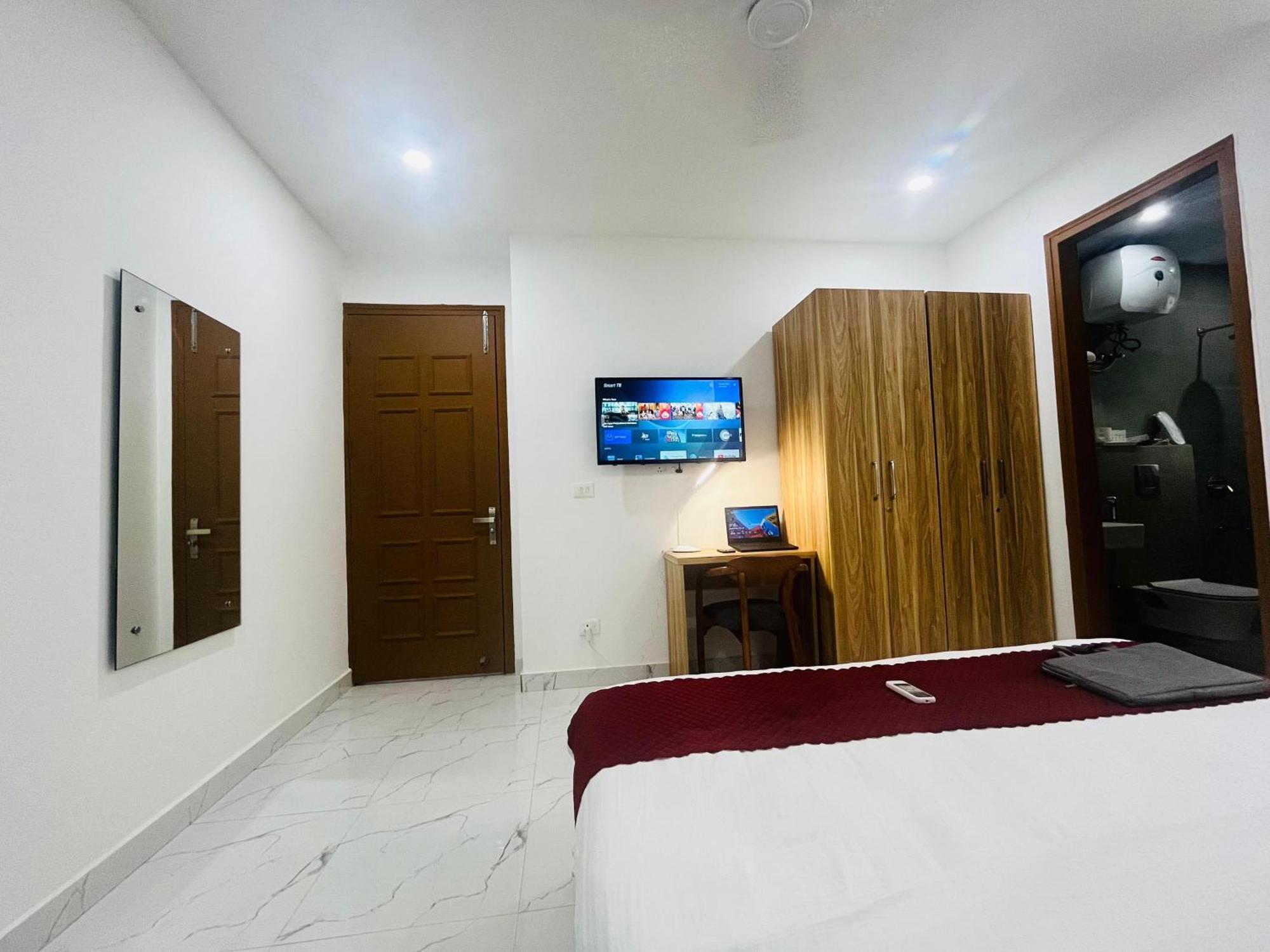 The Lodgers Studio Apartment Infront Of Artemis Hospital Gurugram Gurgaon Bagian luar foto