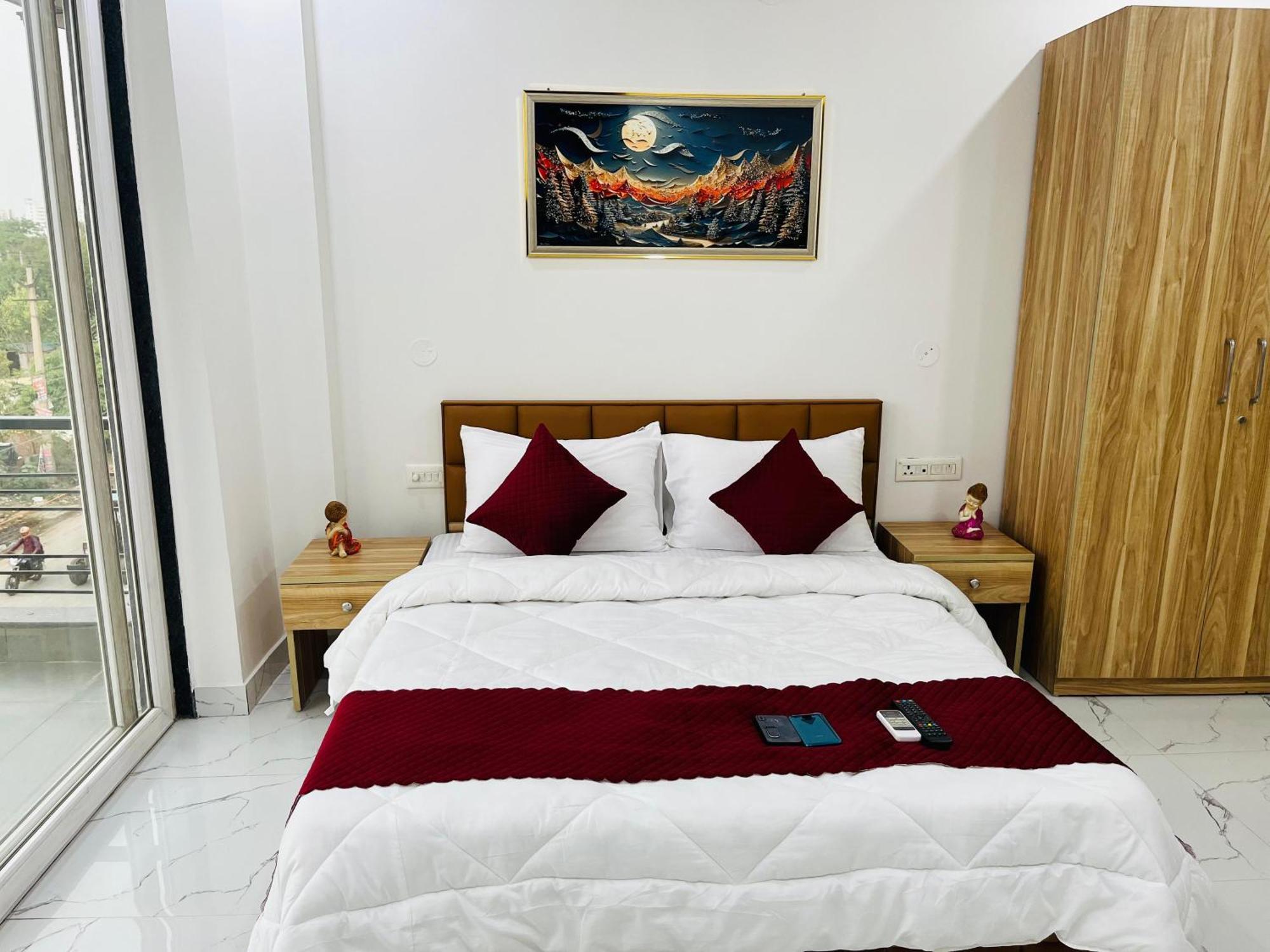 The Lodgers Studio Apartment Infront Of Artemis Hospital Gurugram Gurgaon Bagian luar foto