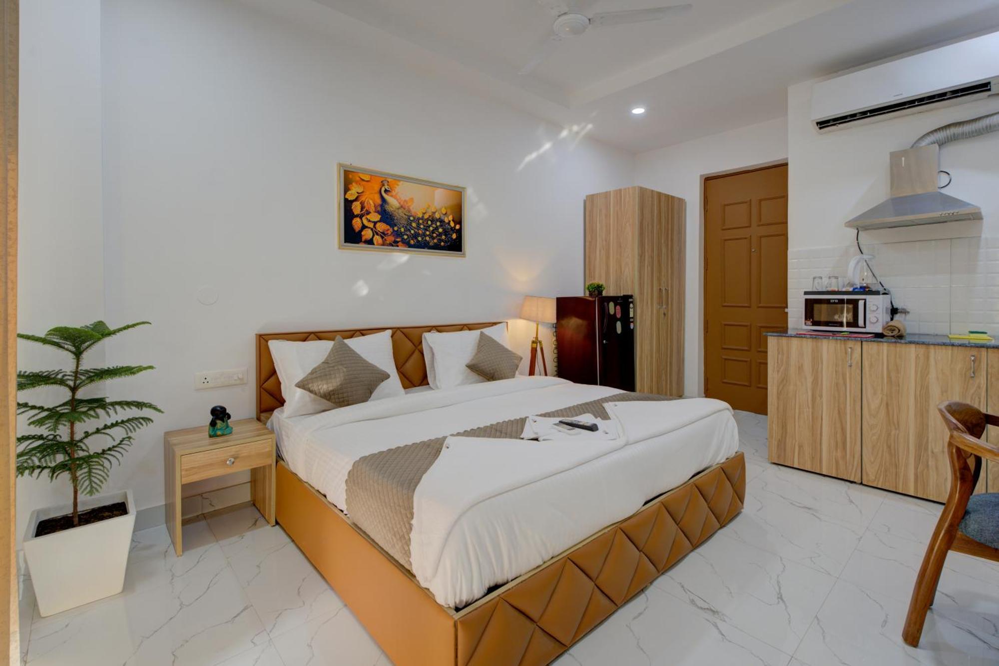 The Lodgers Studio Apartment Infront Of Artemis Hospital Gurugram Gurgaon Bagian luar foto