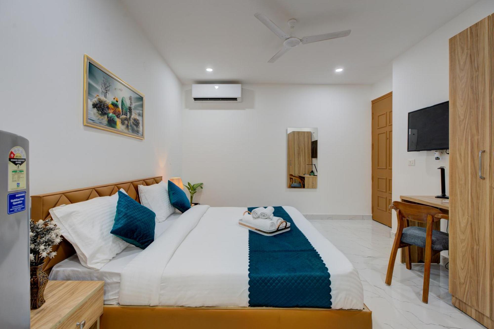 The Lodgers Studio Apartment Infront Of Artemis Hospital Gurugram Gurgaon Bagian luar foto