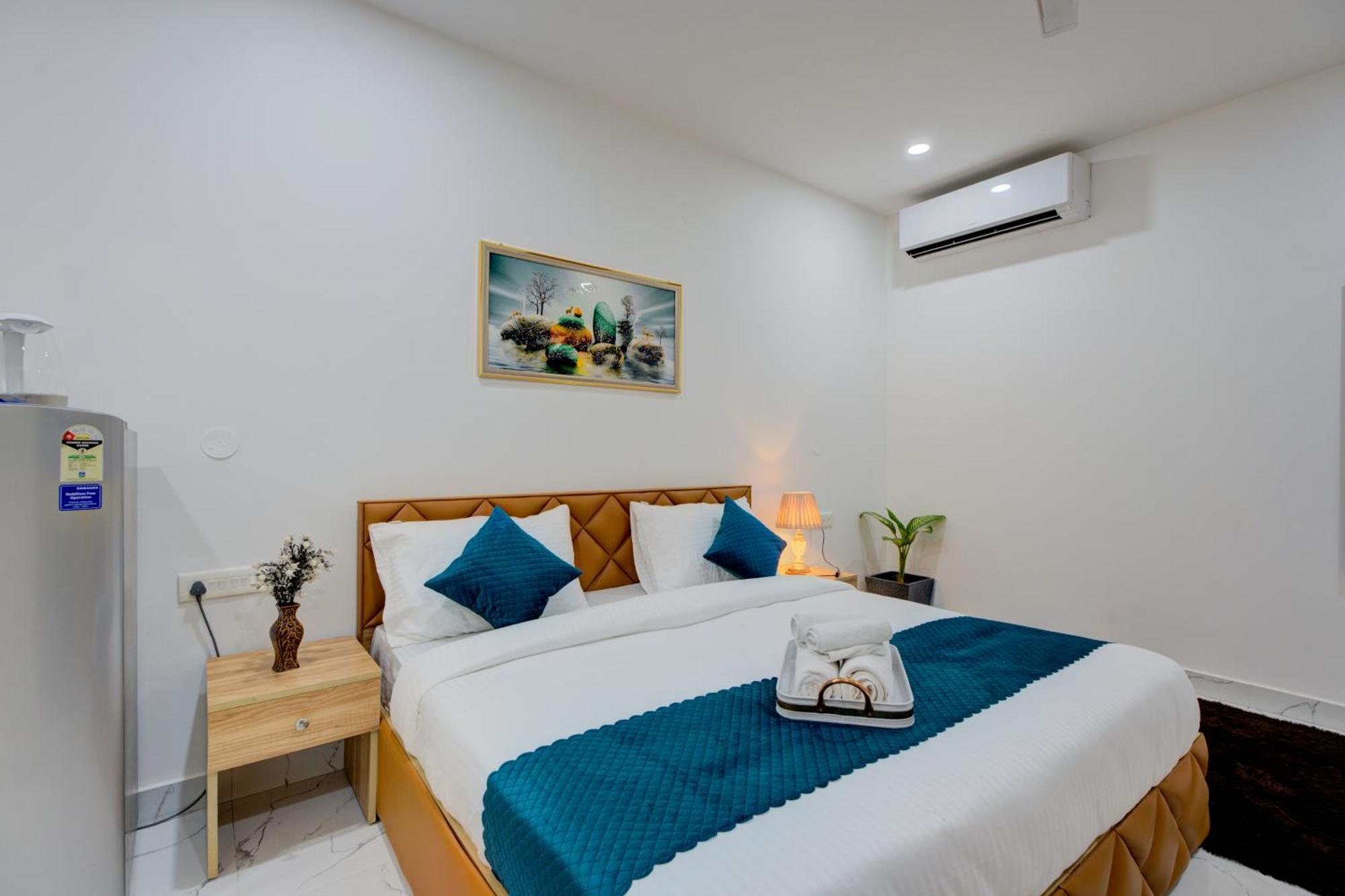The Lodgers Studio Apartment Infront Of Artemis Hospital Gurugram Gurgaon Bagian luar foto